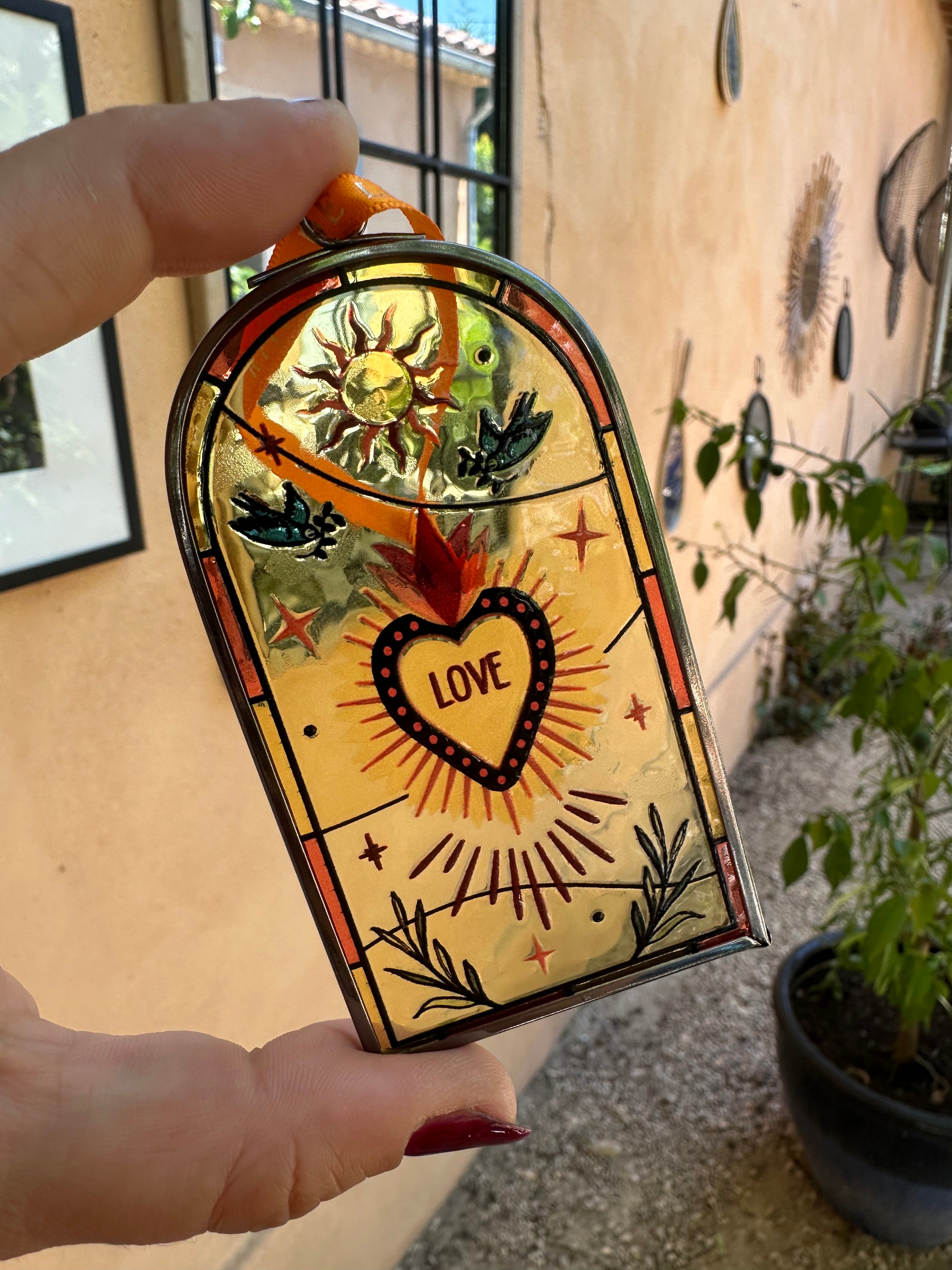 Vitrail Lueur Suspendue – Ex-Voto pour Réaliser un Vœu