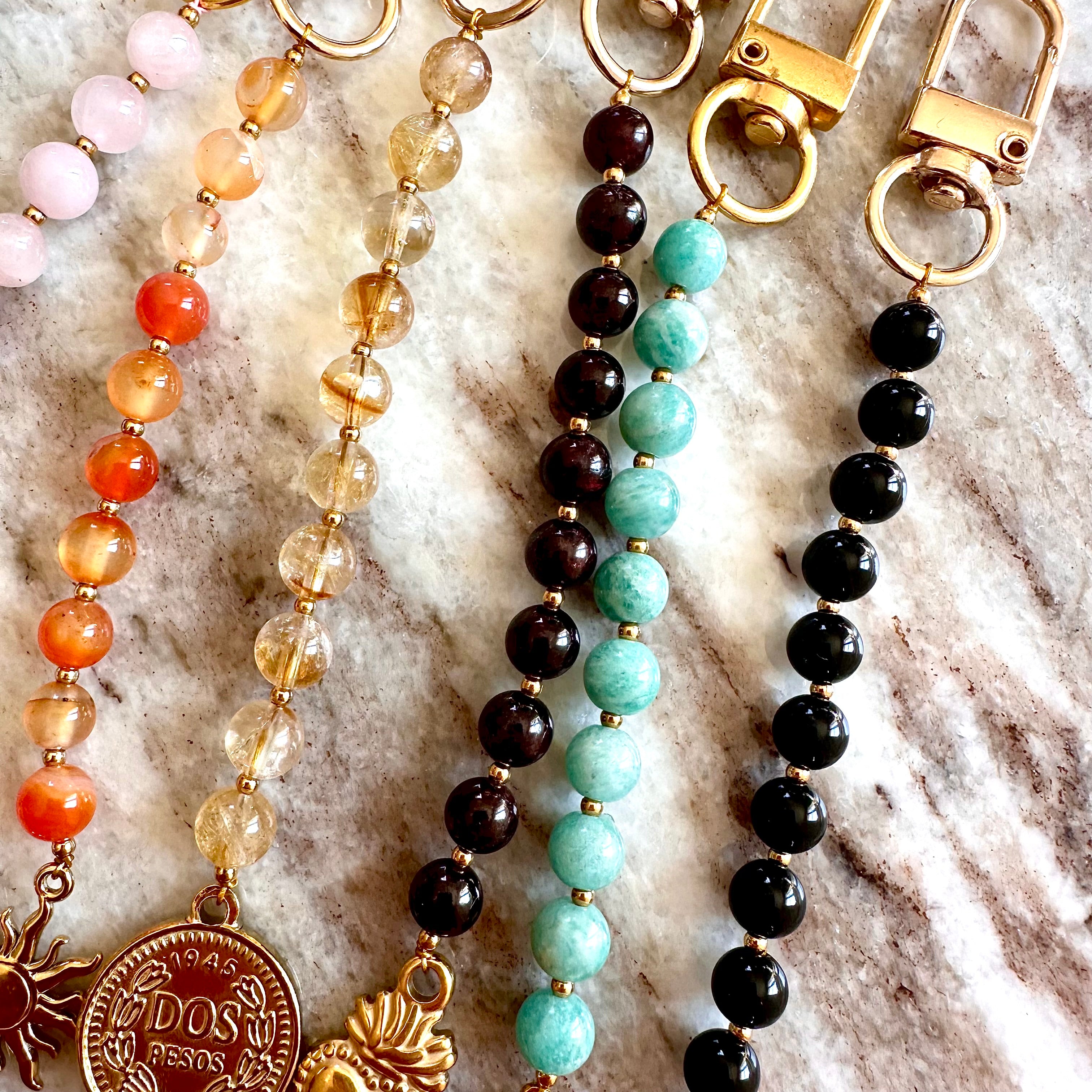 Ligne de perles naturelles et charms au choix