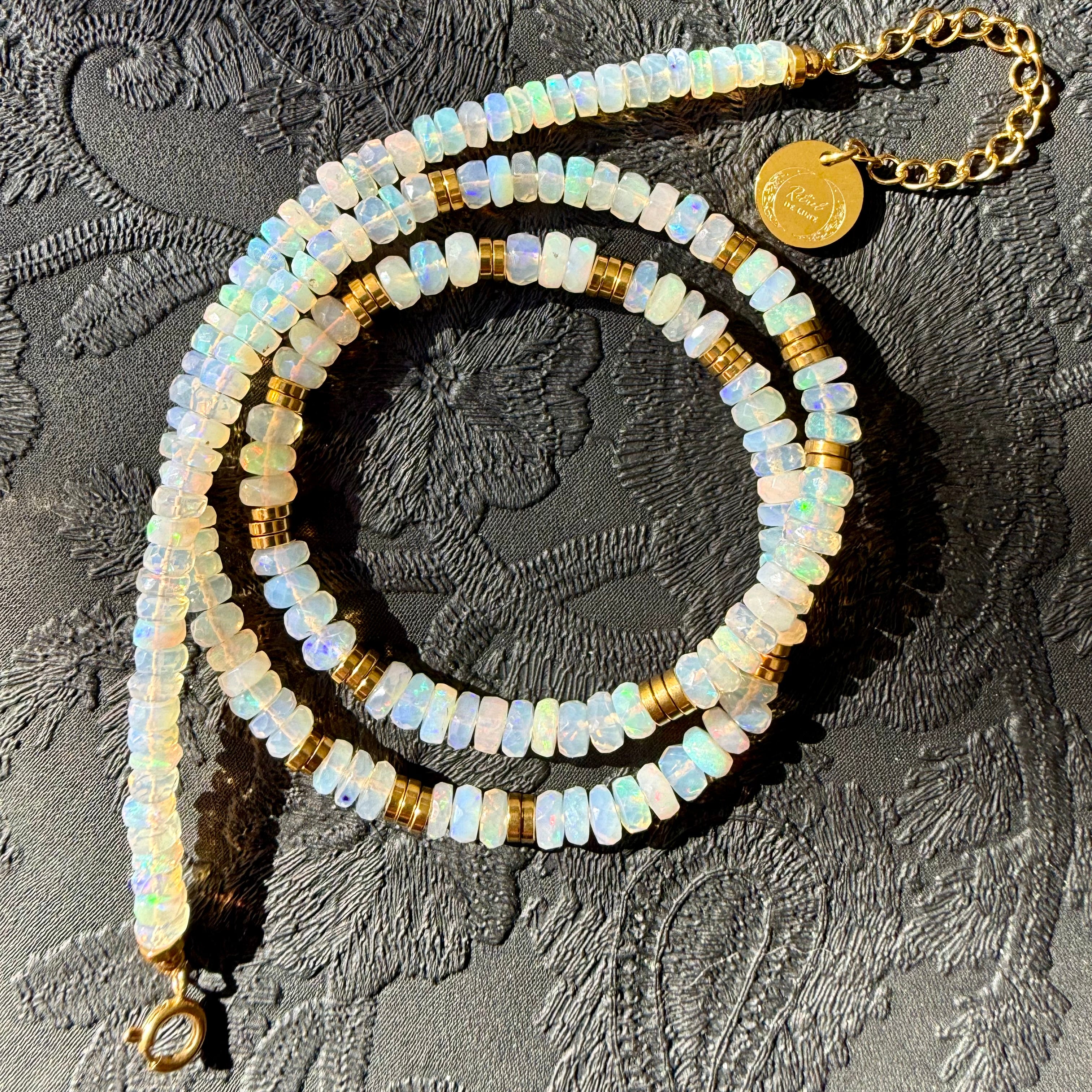 Collier d’exception en perles d’opale naturelles de qualité AAA