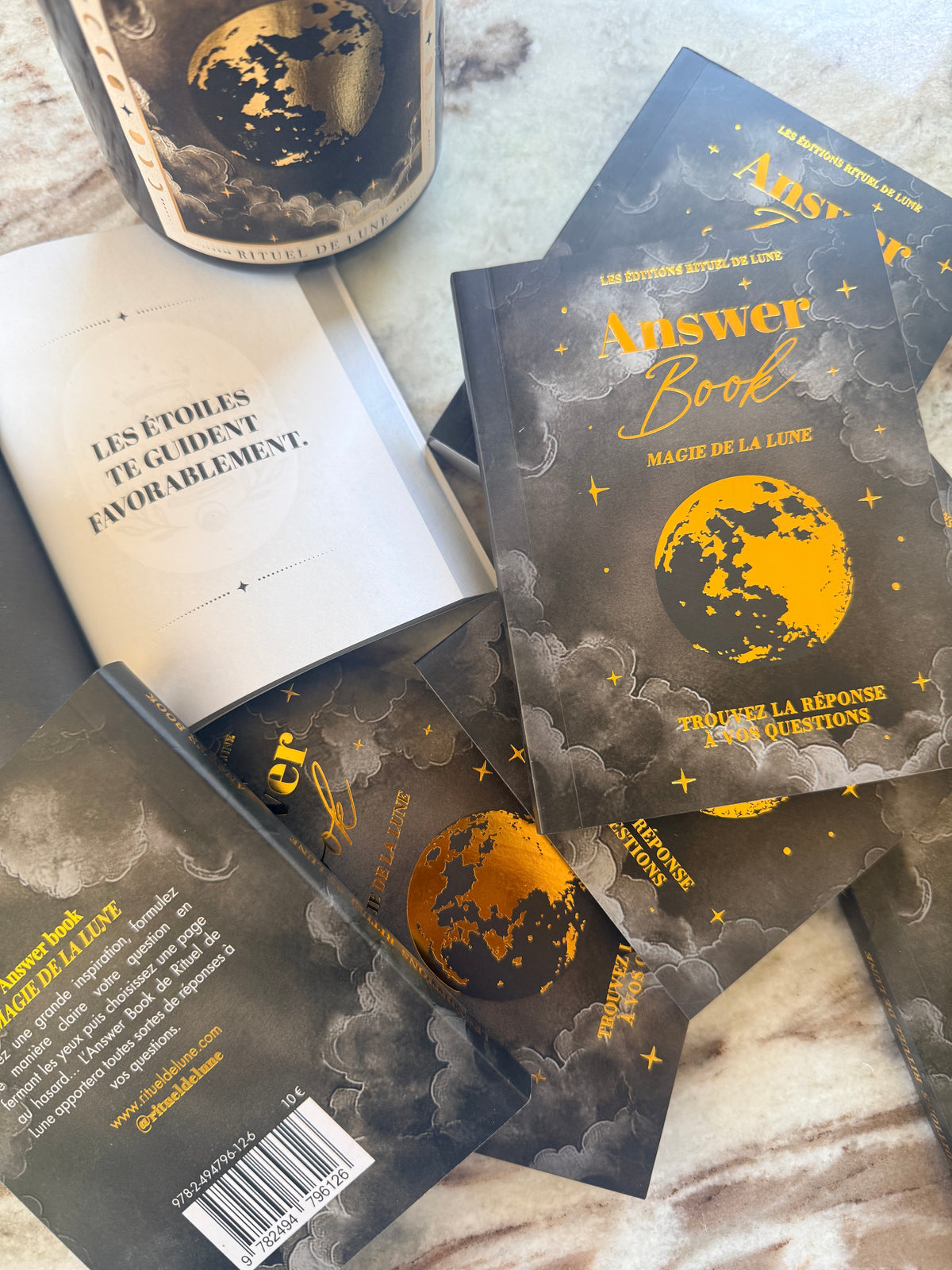 Answer Book de la Lune