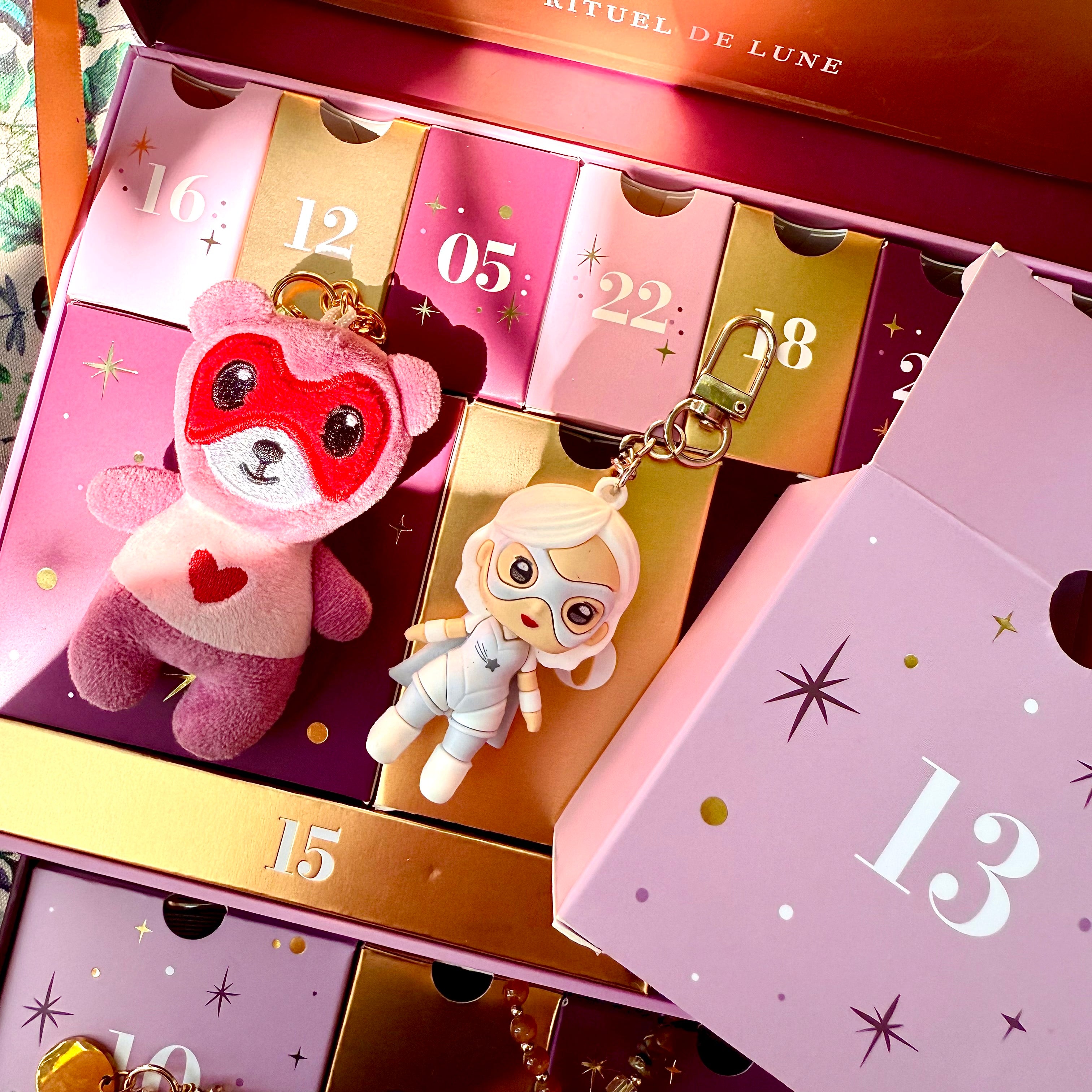 CALENDRIER DE L’AVENT 24 CASES GRI-GRI MAGIQUES