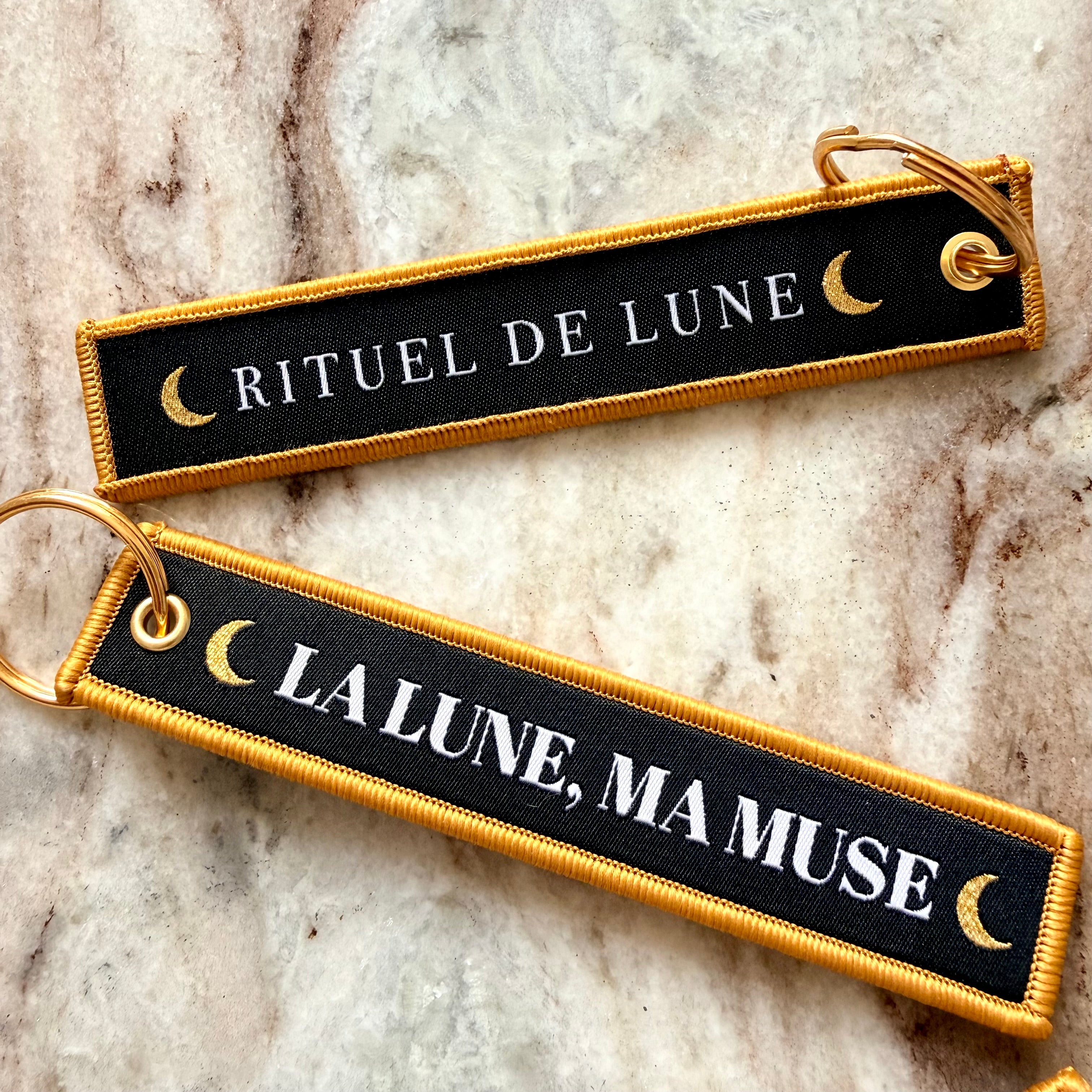 🌙✨ PORTE-CLÉS RUBAN – MESSAGE LUNE