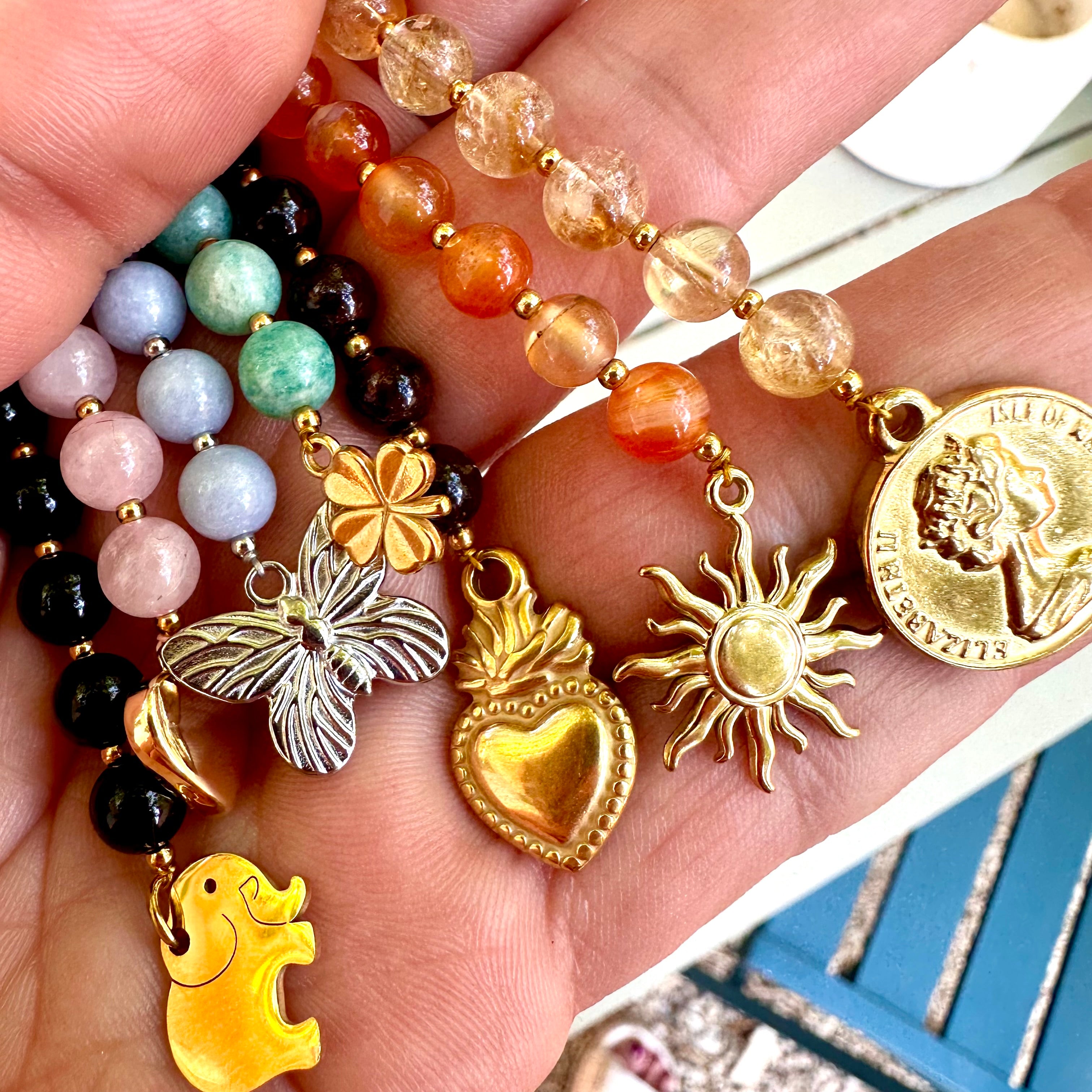 Ligne de perles naturelles et charms au choix