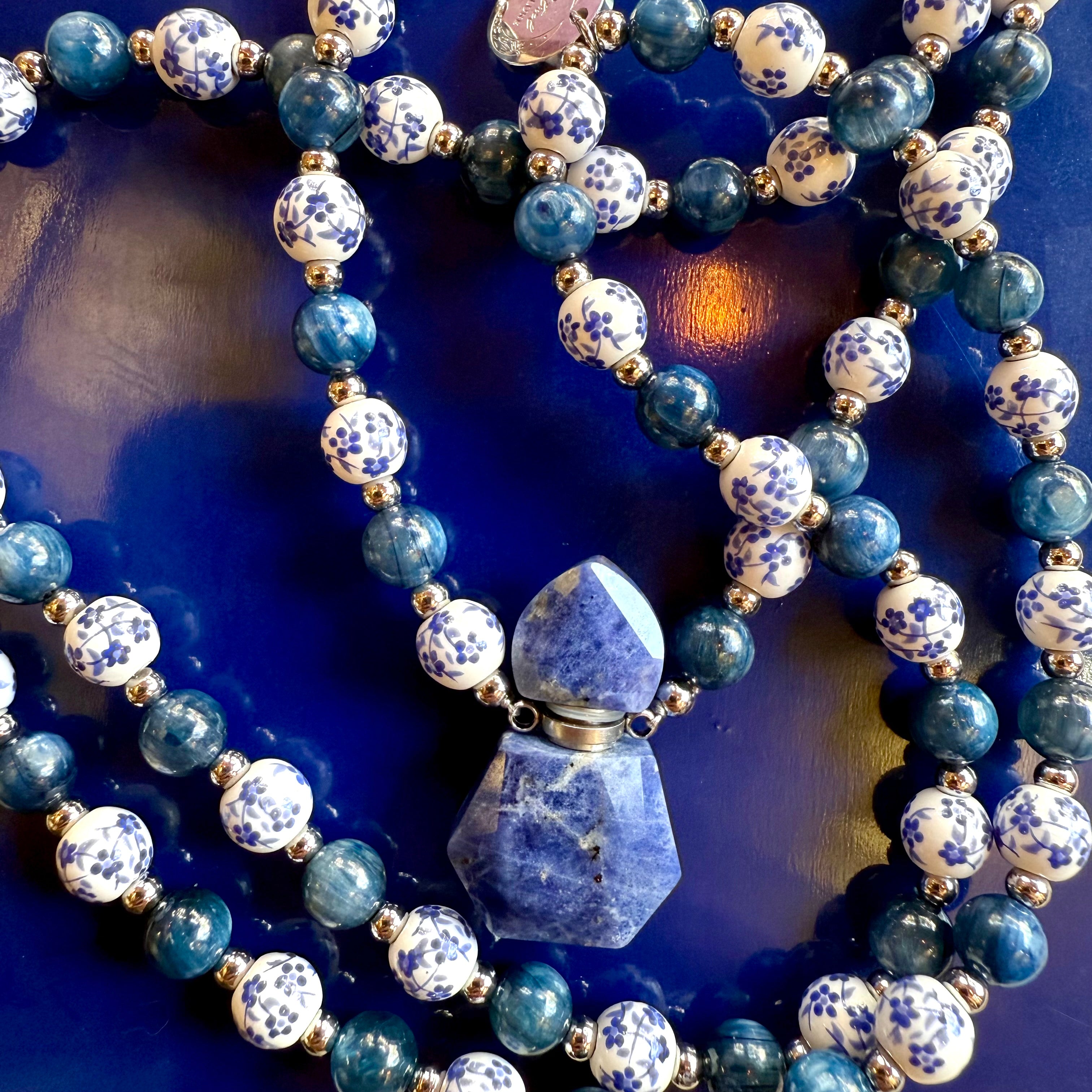 🌙✨ Mala Alchimie Bleue – Cyanite et Céramique Sacrée