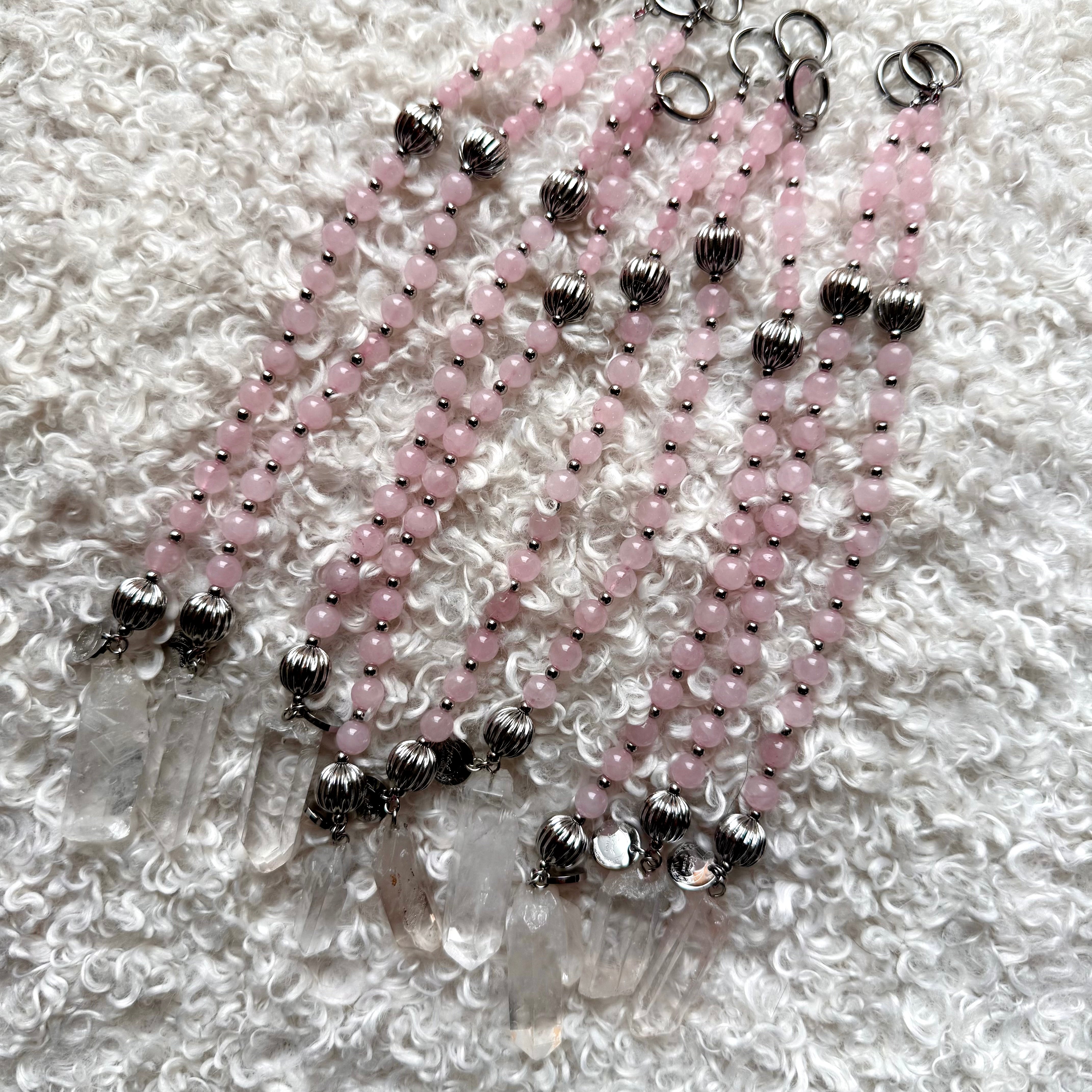 Pendule en perles de quartz rose