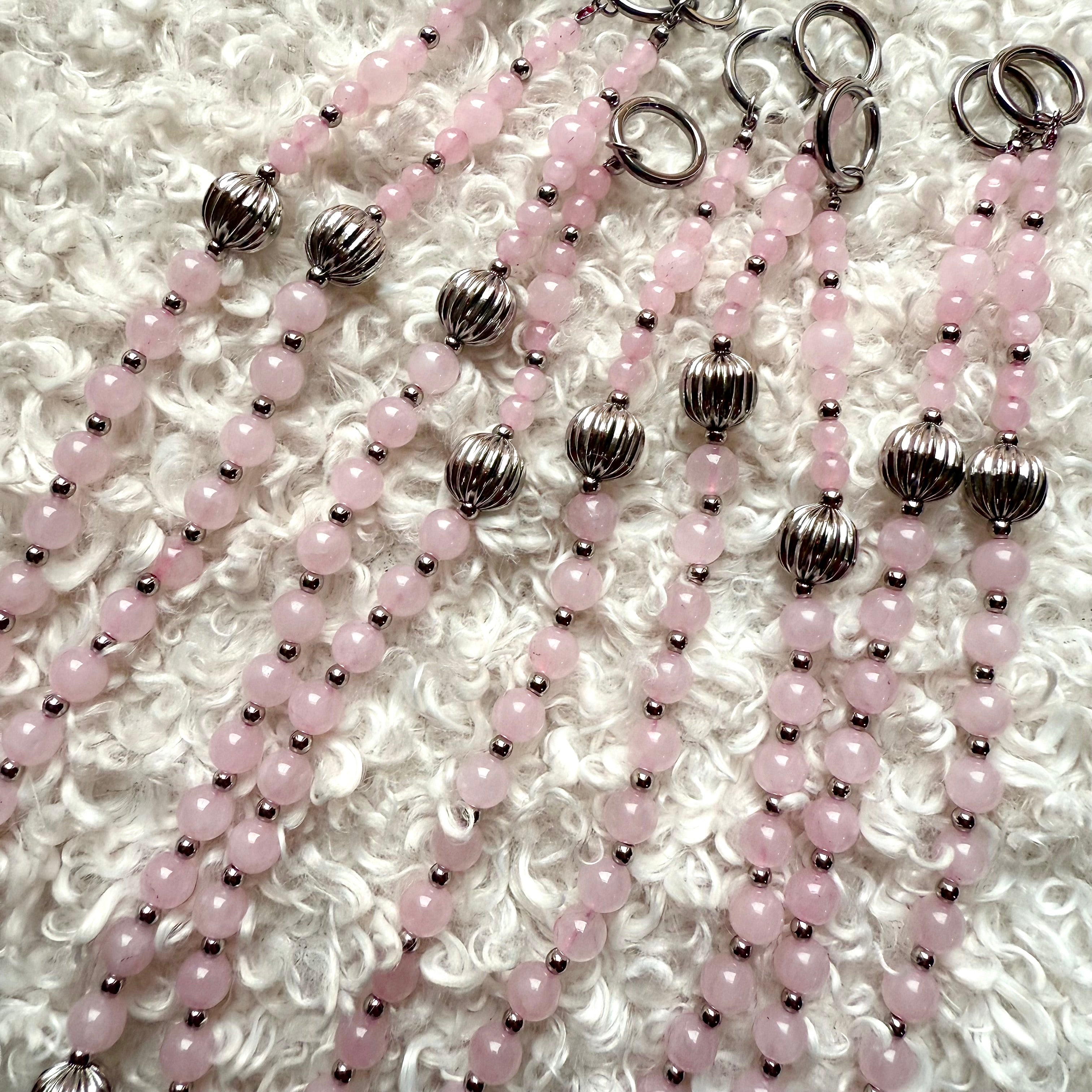 Pendule en perles de quartz rose