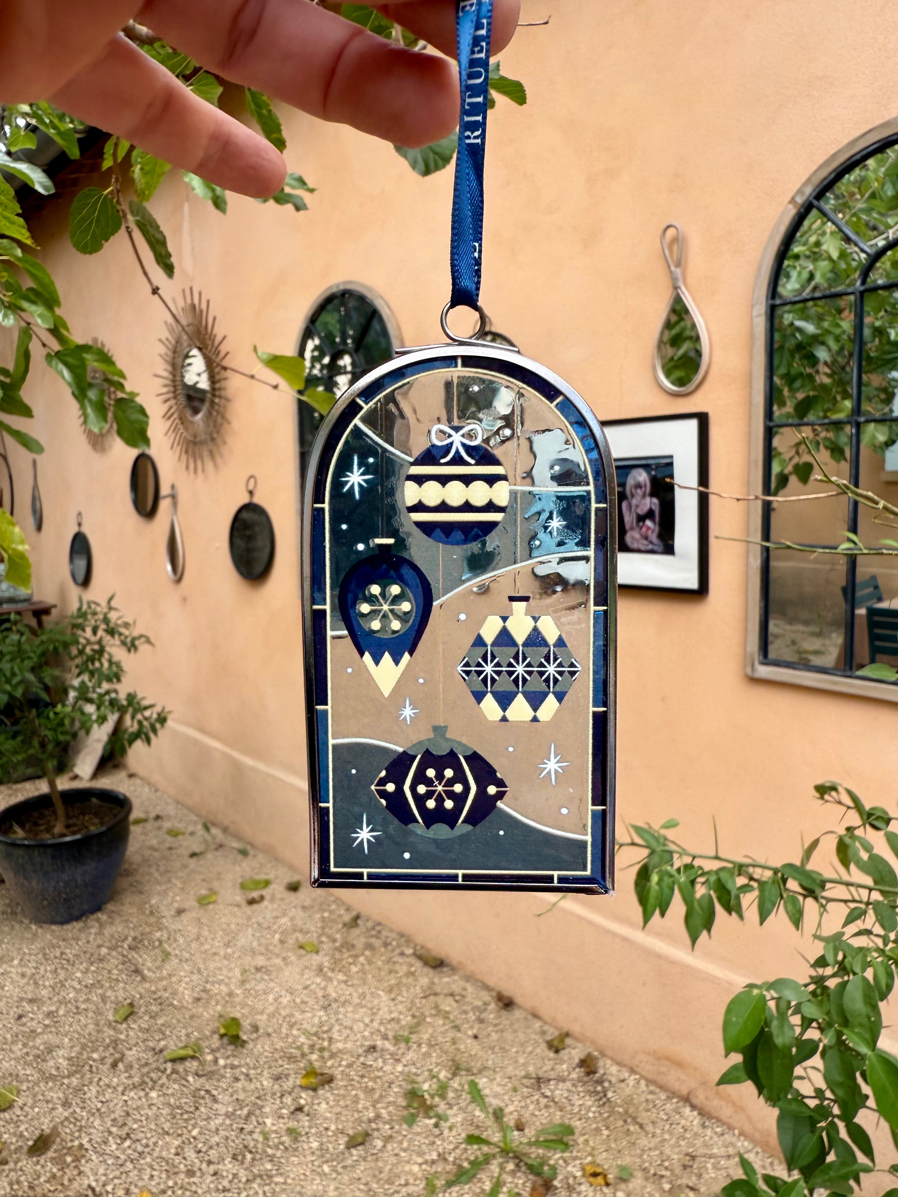 Vitrail Lueur suspendue : Boules de Noel