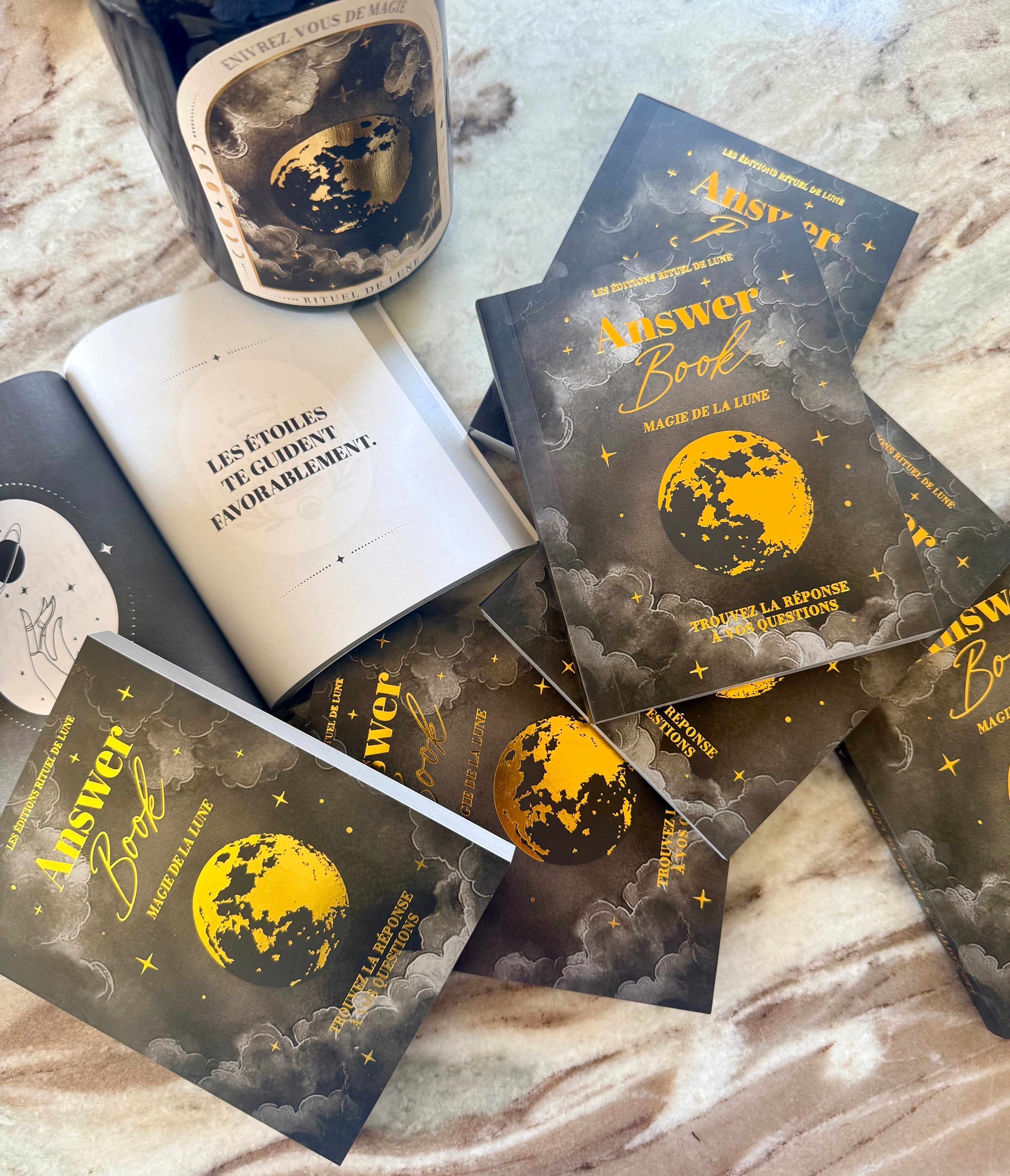 Answer Book de la Lune