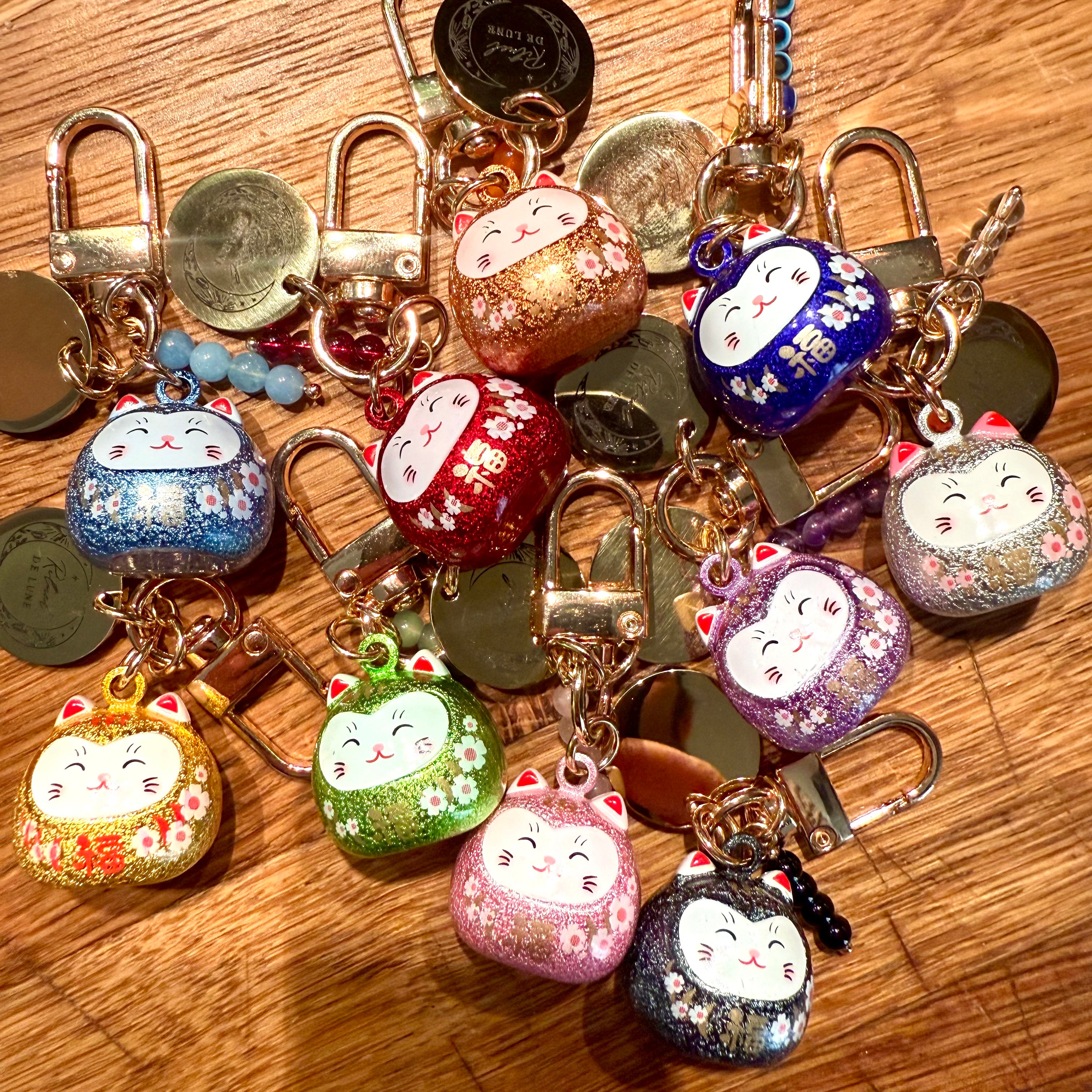 Chat maneki neko pailleté avec perles rituel de lune au choix