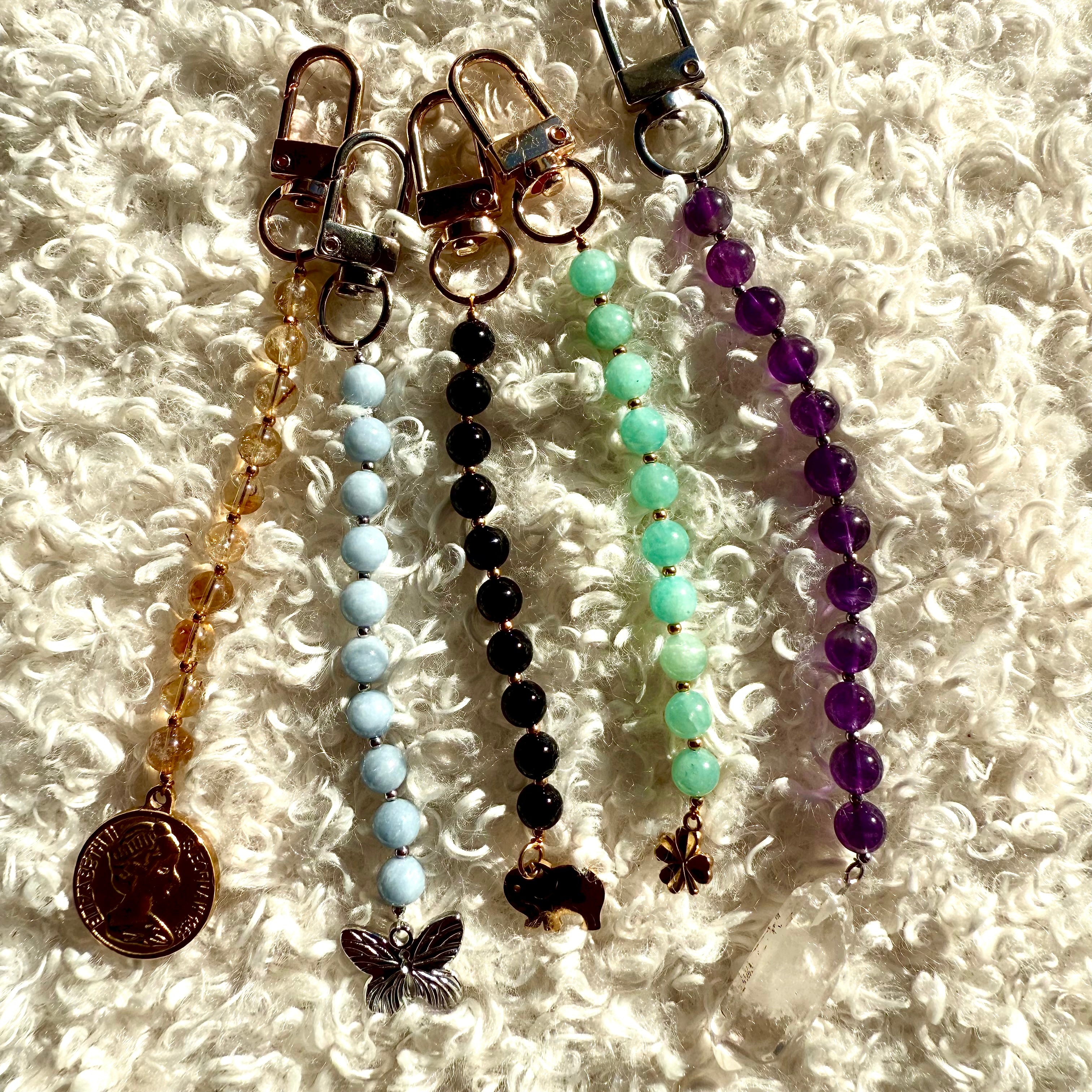 Ligne de perles naturelles et charms au choix