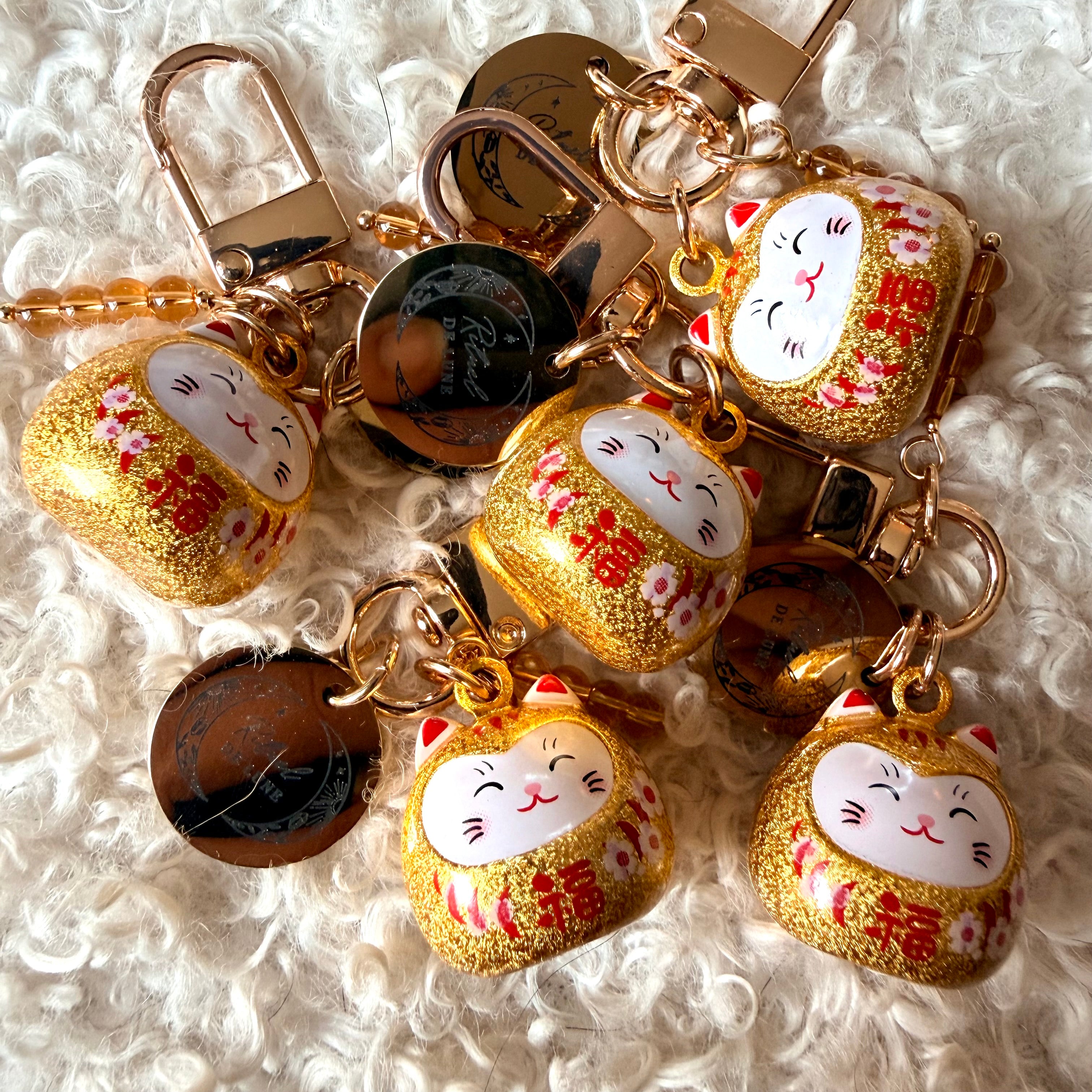 Chat maneki neko pailleté avec perles rituel de lune au choix