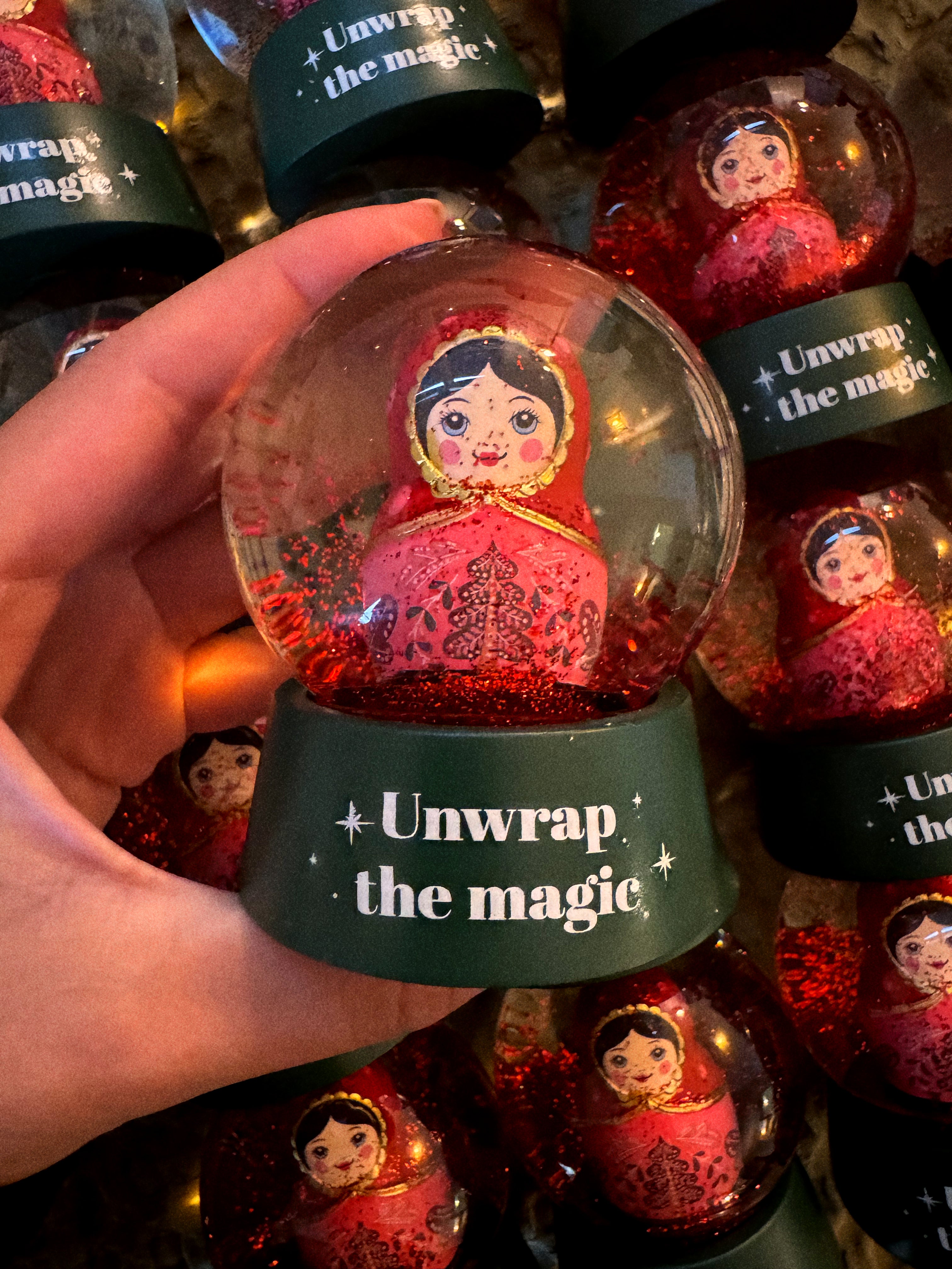 Boule à neige "Unwrap the magic"
