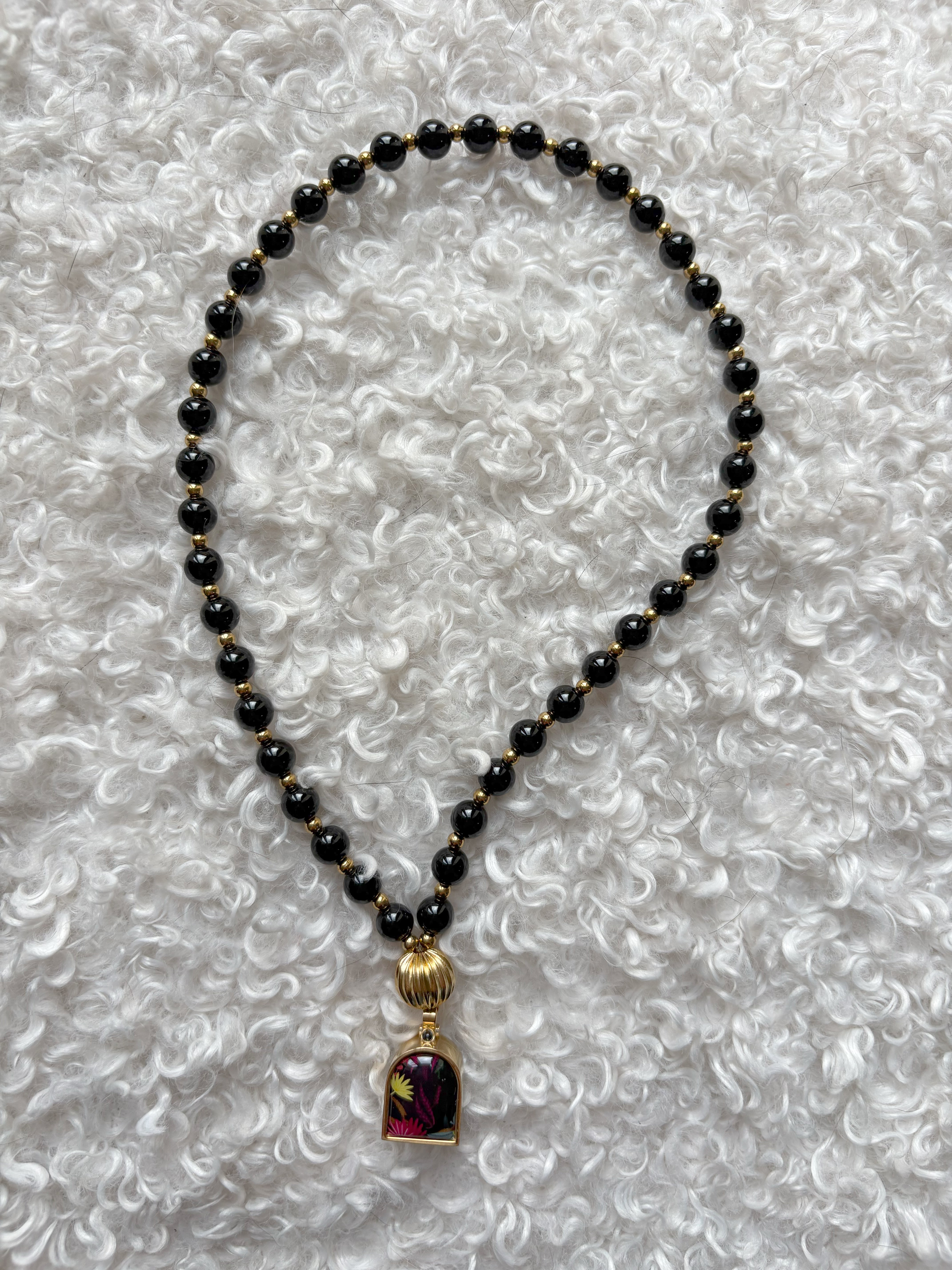 Mini Chapelet d’Intentions — 42 perles naturelles + Boîte à Vœux