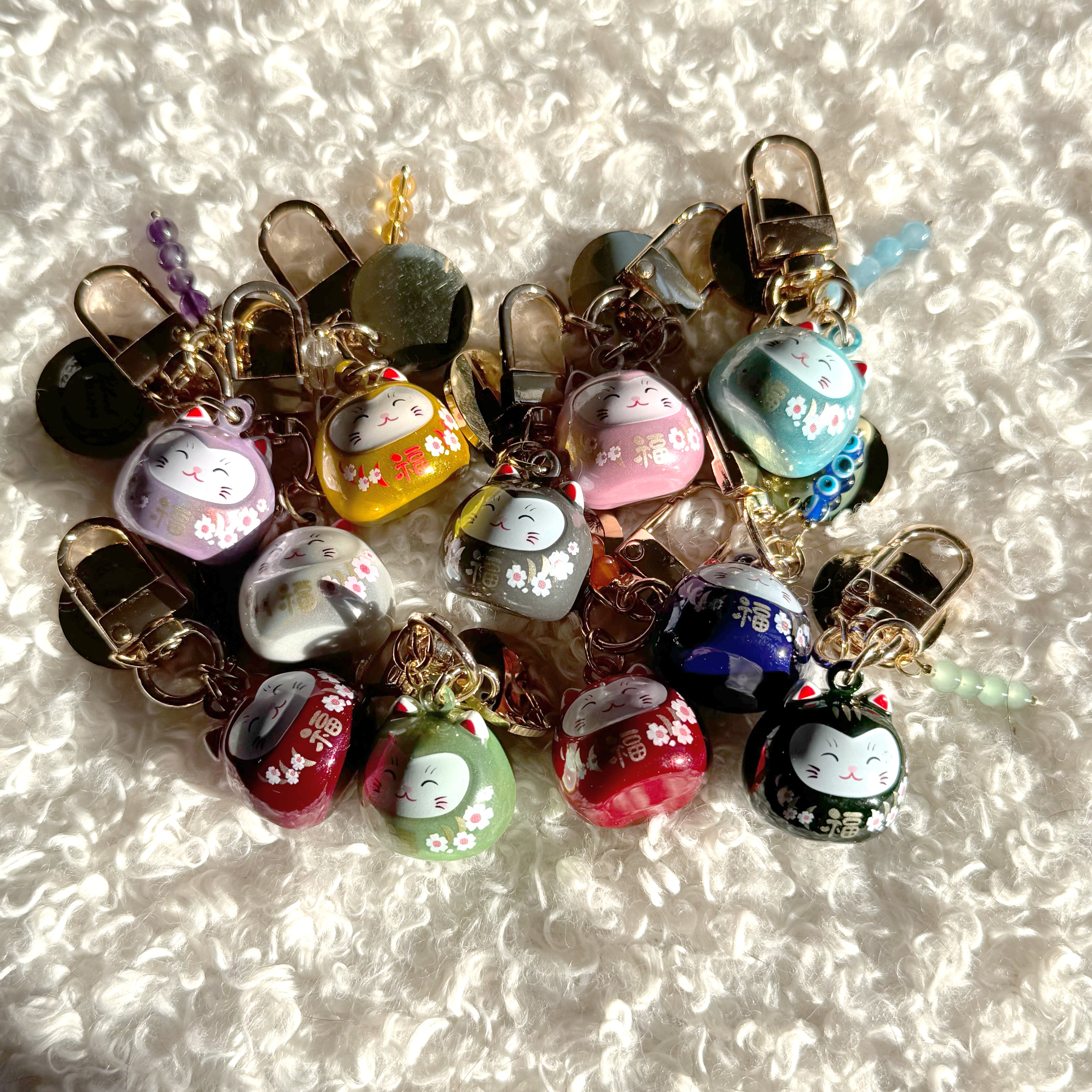 Chat maneki neko irisé avec perles Rituel De Lune