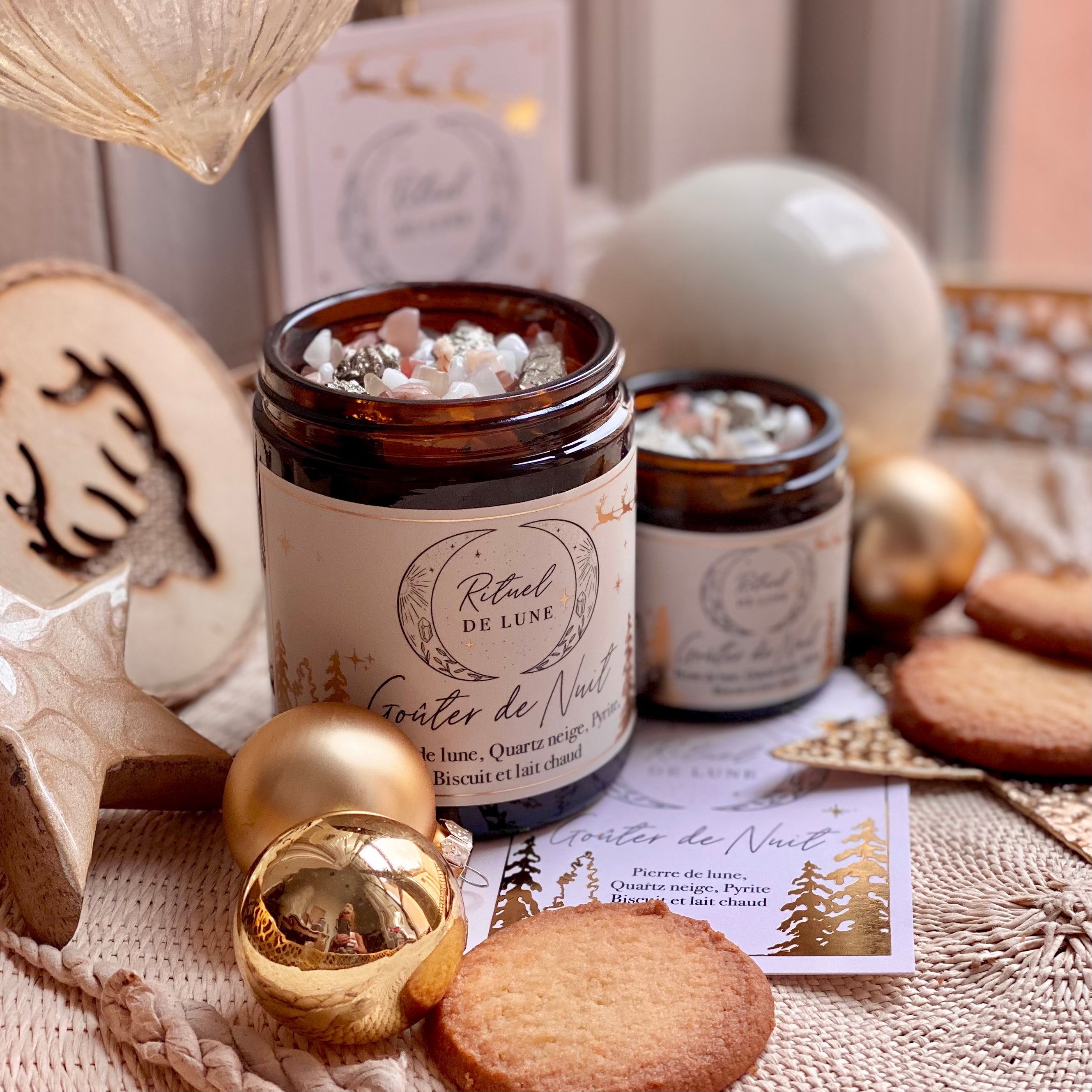 Bougie « Goûter de Noël » Quartz Neige, Pierre de Lune, Pyrite, Biscuit et Lait Chaud Ritueldelune 